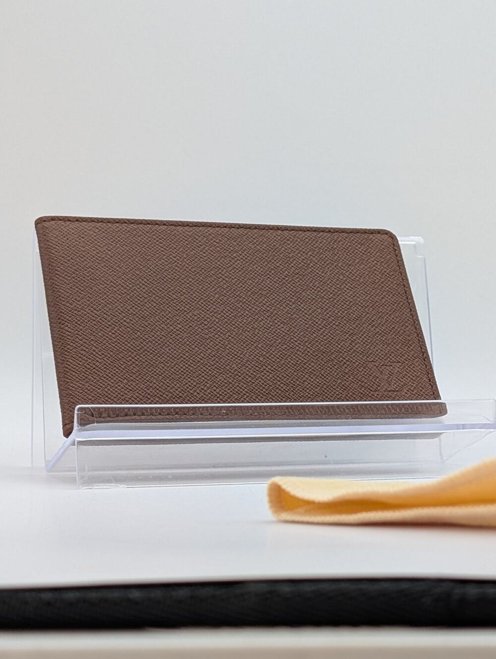 Authentic Louis Vuitton Taiga Full Inclusion Bifold Card Wallet – Brown